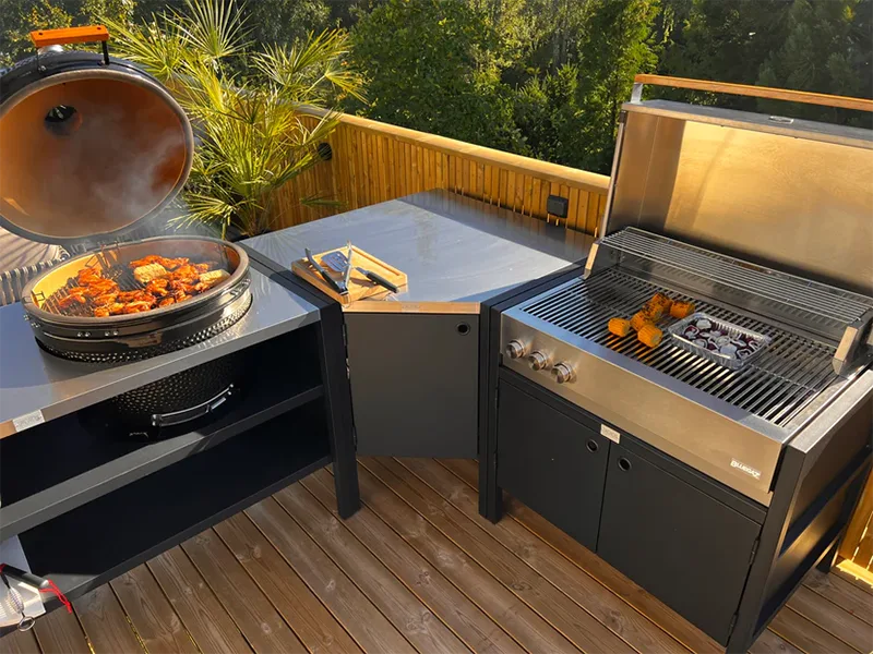 Outdoor Kitchen Cabinet with Grill