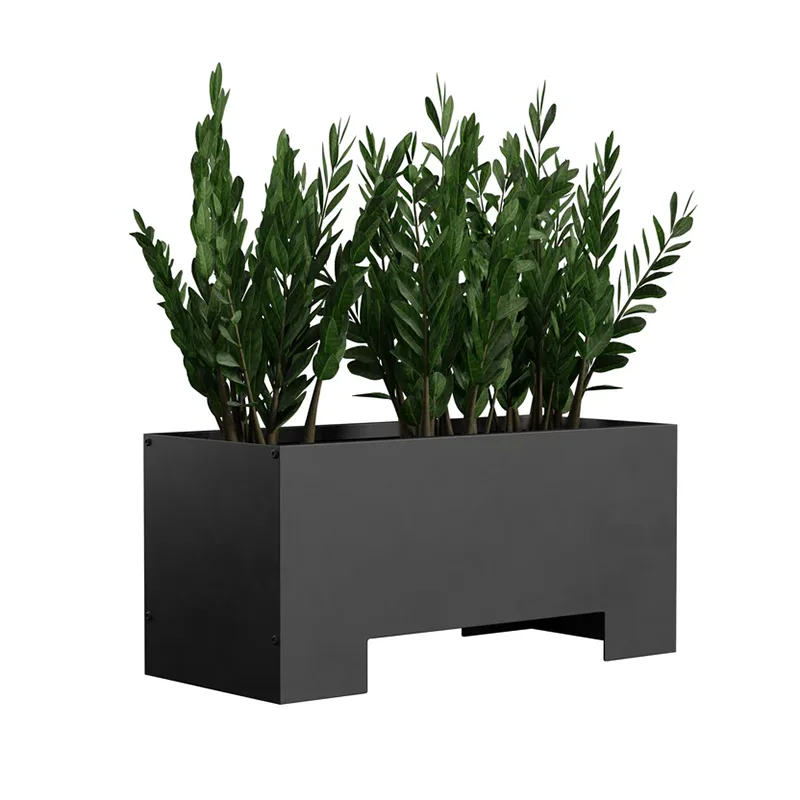 உயர்த்தப்பட்ட அடித்தளத்துடன் கூடிய செவ்வக வெளிப்புற தோட்டம்